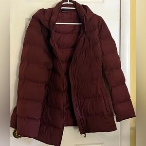 32 Degrees Women’s Burgundy short winter coat with hood Size XL - New